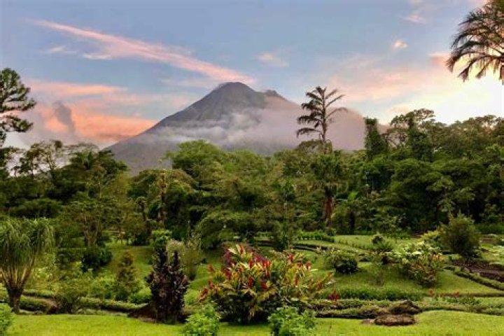 Comprehensive Guide to Electrical Outlets in Costa Rica