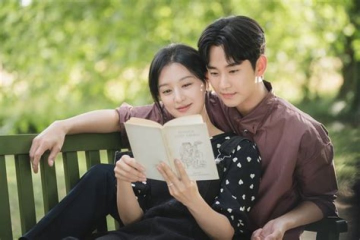 Exploring the Talents of Jung Hae In and Kim Soo Hyun: A Deep Dive into Their Careers and Lives